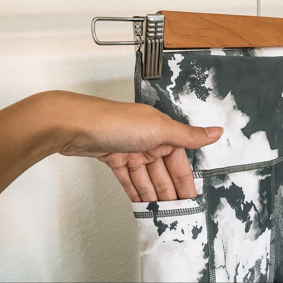 -`♡´- Free! Sage Collective Cloud-Print Everyday Shorts Size XS - Picture 4 of 11